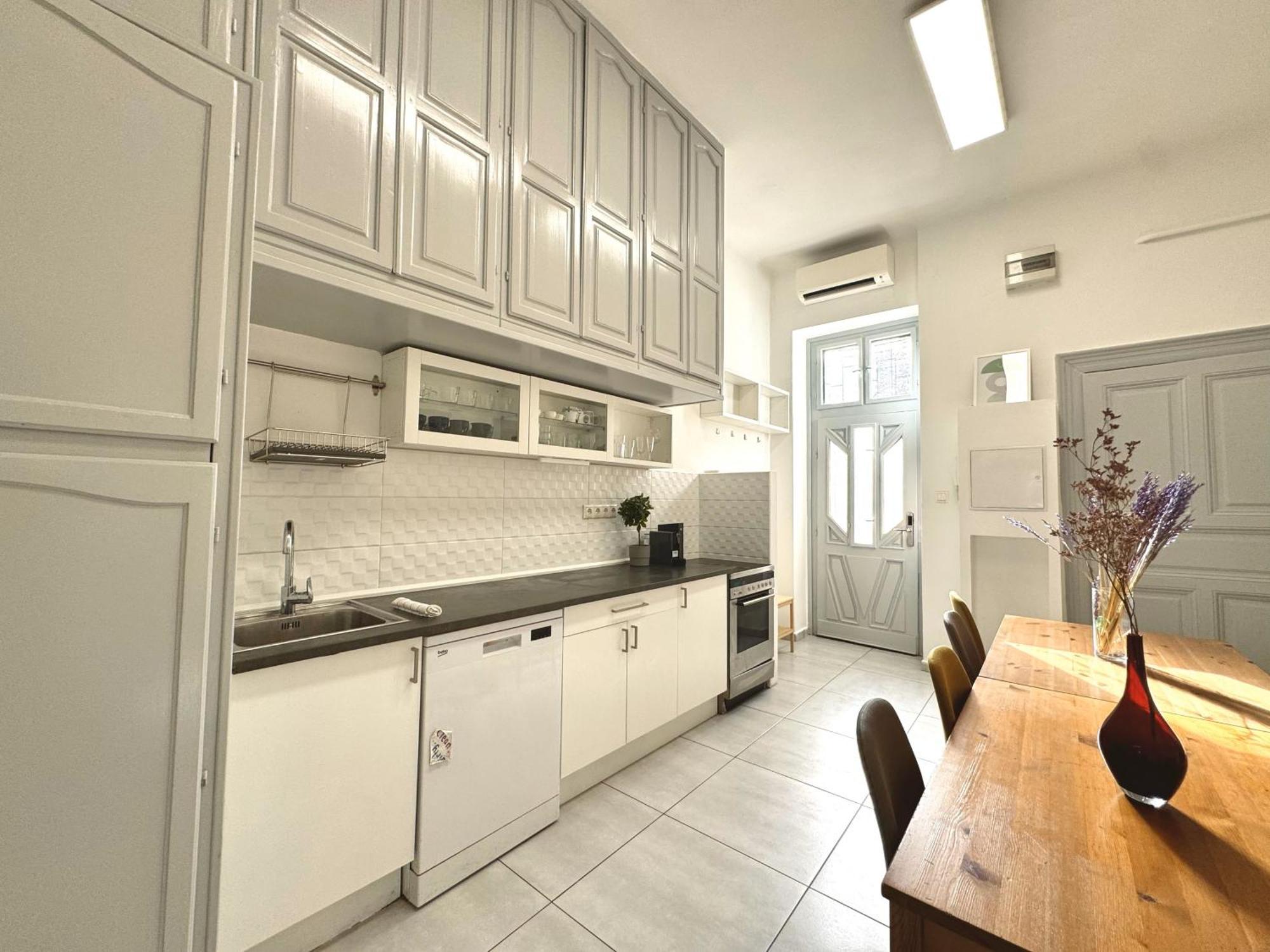 On In The Center 3 Br
