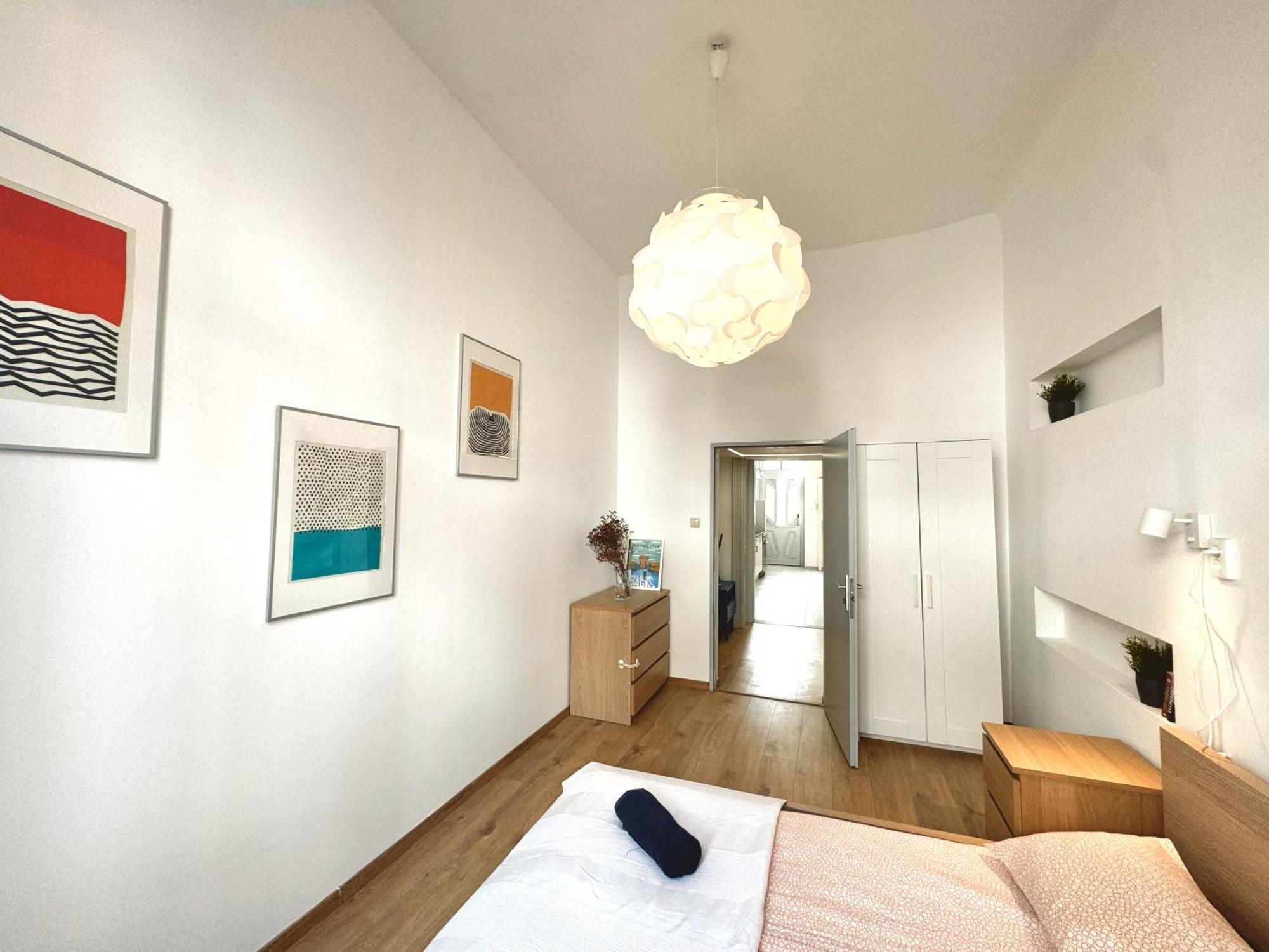 On In The Center 3 Br Apartment