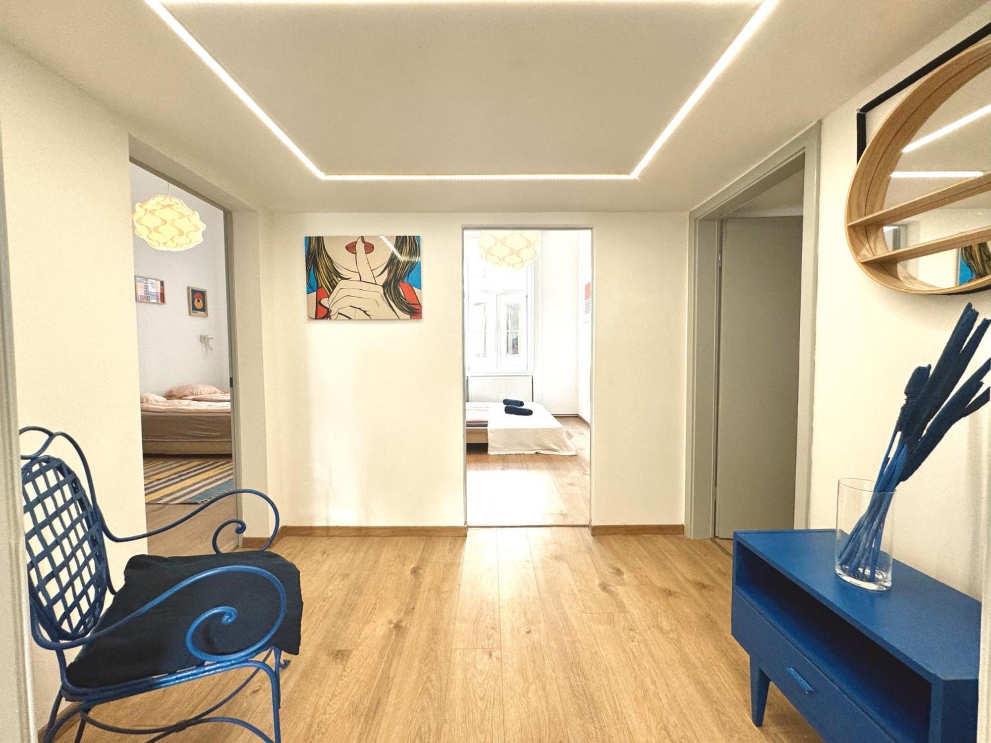 On In The Center 3 Br Apartment *